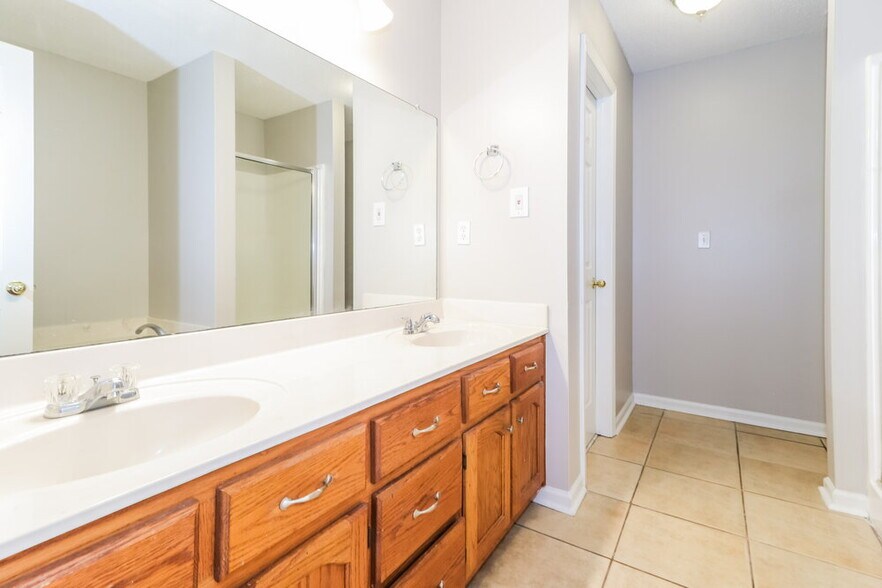 Building Photo - 761 Grant Dr