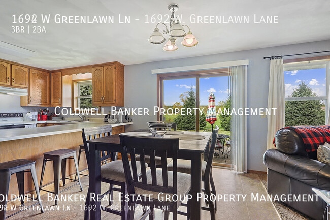 Building Photo - 1692 W Greenlawn Ln