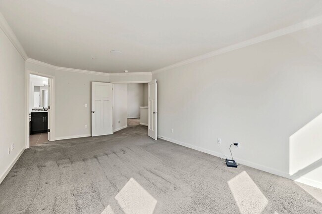 Building Photo - 2359 NE 150th St