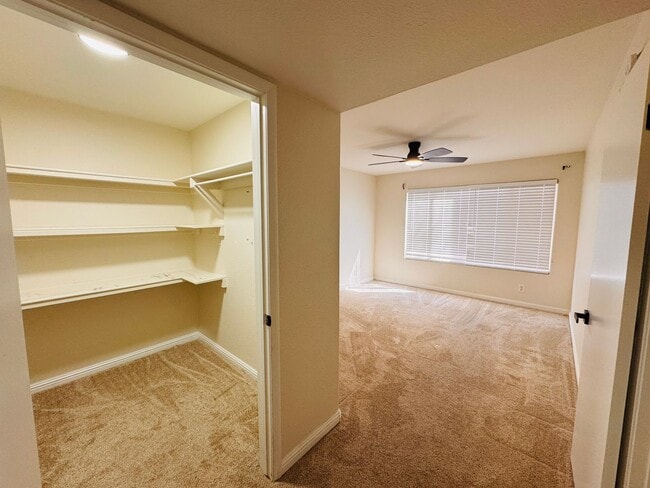 Building Photo - 2 bedroom, 2-bathroom condo for rent