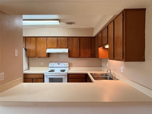 Building Photo - 1305 Park Villa Pl