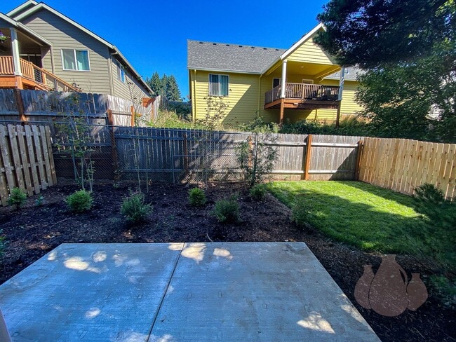 Building Photo - Willamina Duplex