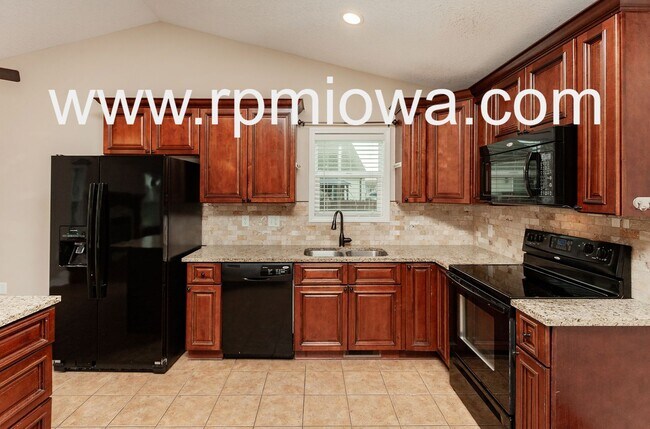 Building Photo - ESTABLISHED NEIGHBORHOOD!!! 4 Bedroom, 3 Bath Home in Ankeny
