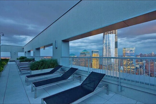 Building Photo - 2 bedroom in NEW YORK NY 10006