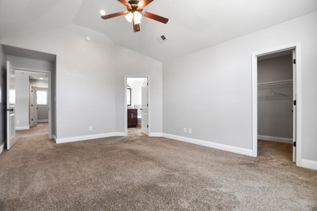 Building Photo - Pet Friendly Four Bedroom!