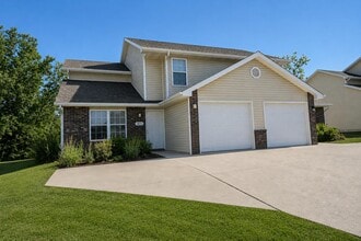 Building Photo - 5810 Canaveral Dr
