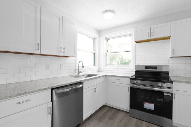 Building Photo - 886-888 Derrer Rd