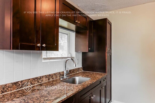 Building Photo - 6020 NW 43rd Ave