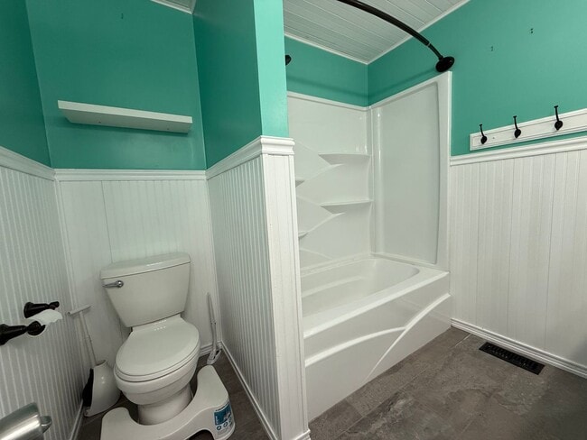 Building Photo - 3 Bedroom 2 Bathroom Home in Kingsport, TN