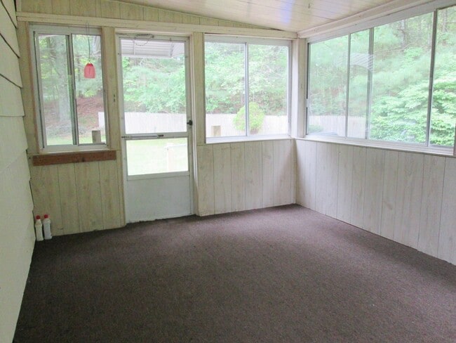 Building Photo - 32 Cranberry Rd
