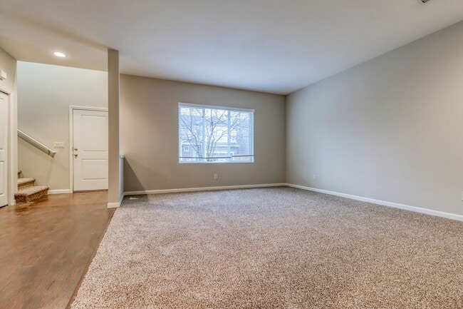 Building Photo - Spacious 4br/2.5ba house with garage in well maintained neighborhood