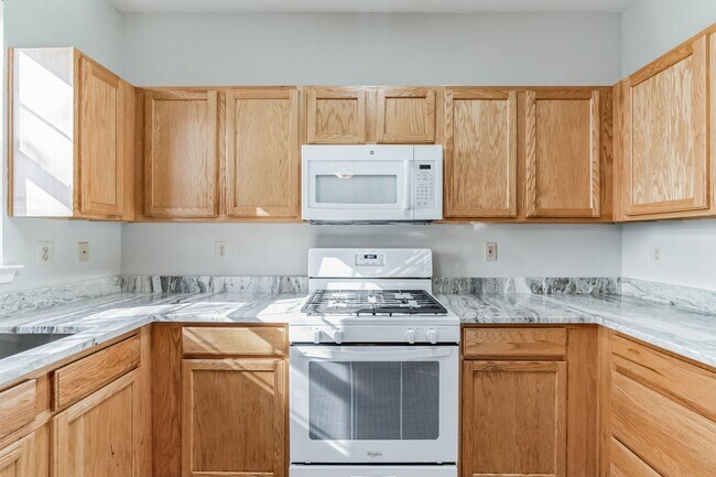 Building Photo - 487 Fort Hill Cir