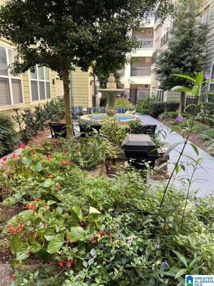 Building Photo - 2020 5th Ave