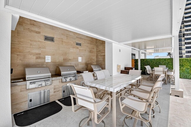Building Photo - 4000 N Ocean Dr