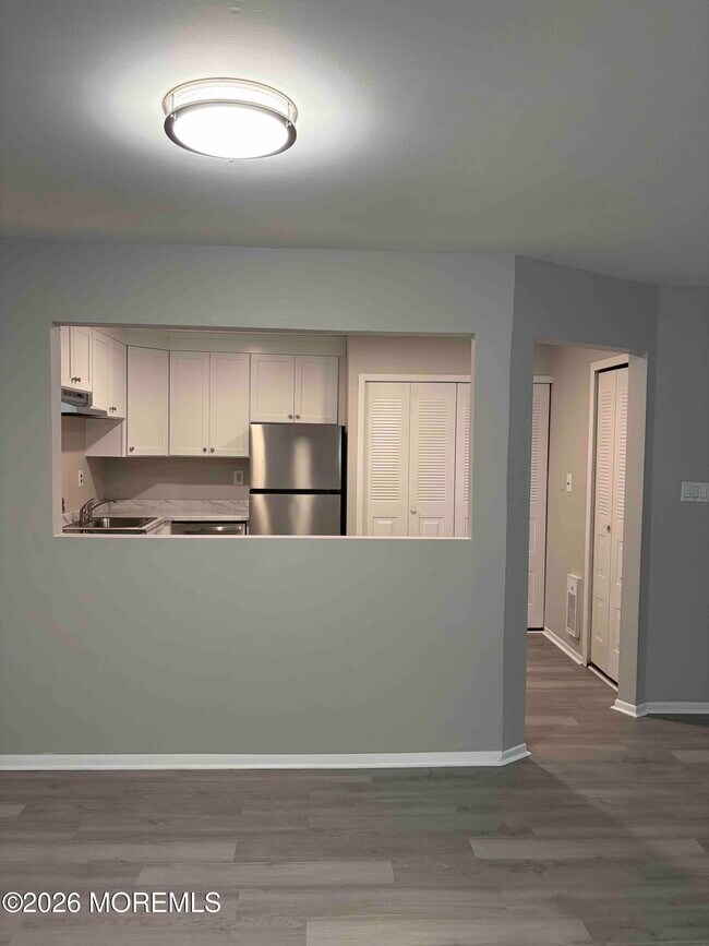 Building Photo - 129 Amberly Dr