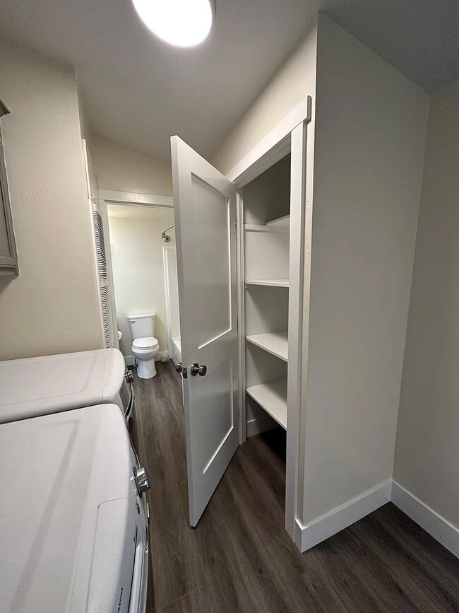 Building Photo - Modern Auburn Retreat—Fully Renovated 3BR ...