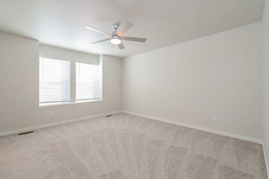 Building Photo - 2146 Flower Blossom Ave