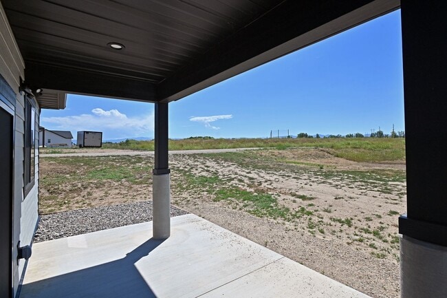 Building Photo - 1495 Oxbow Dr