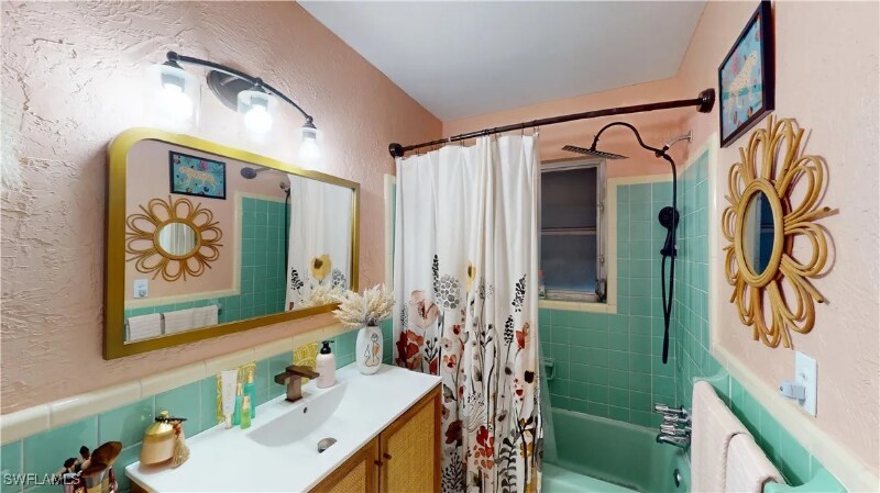 Building Photo - 5216 Versailles Ct