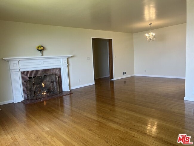 Building Photo - 214 Bellino Dr