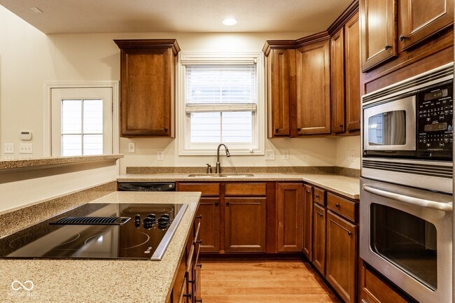 Building Photo - 2616 Alcott St