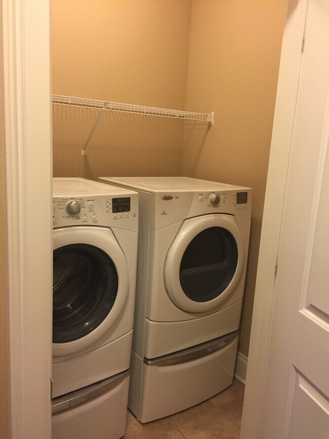 Building Photo - 210 Alderwood Point