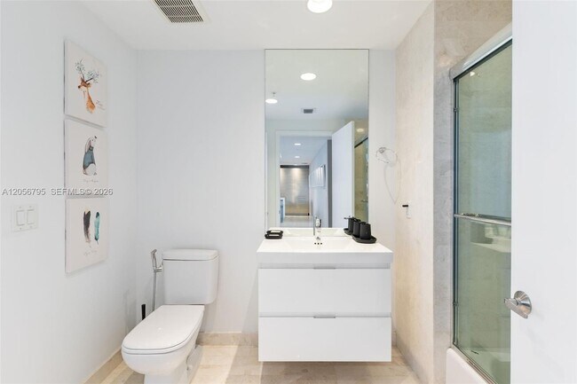 Building Photo - 17111 Biscayne Blvd