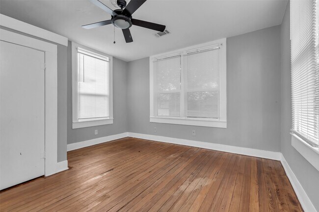 Building Photo - 4303 McKinney St