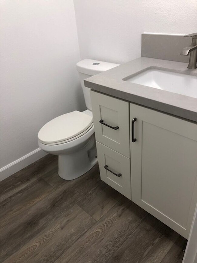 Building Photo - Domingo