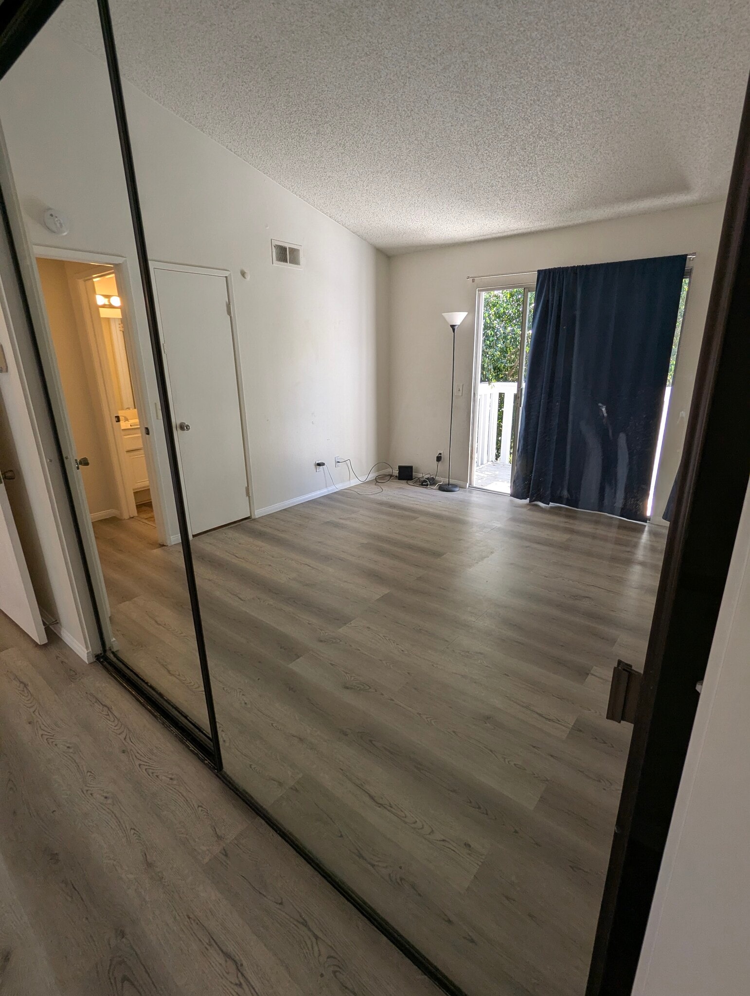 Building Photo - 137 Dogwood Ln