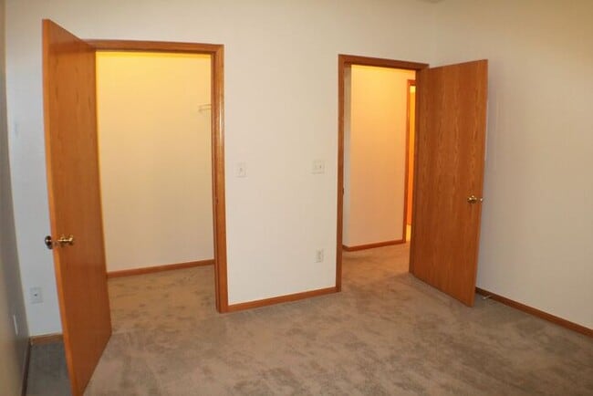 Building Photo - $1,215 | 2 Bedroom, 2 Bathroom CONDO | Designed for Ages 55+ | PET Friendly* | Available for Nove...