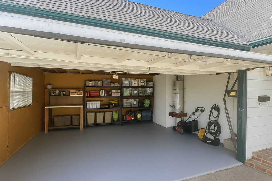garage - 4918 Haskell Ave