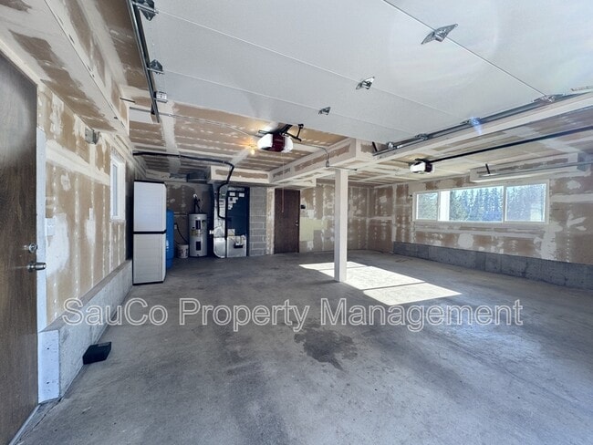 Building Photo - 21965 NW Phillips Rd