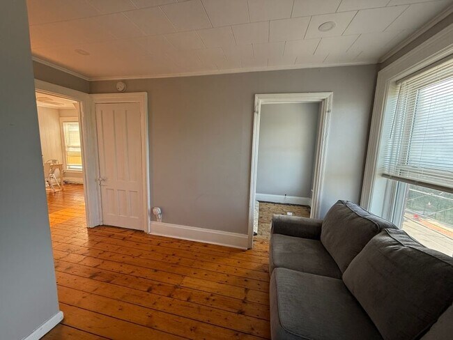 Building Photo - 539 Congress St