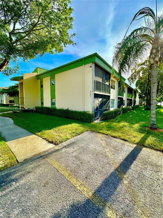 Building Photo - 4141 NW 90th Ave
