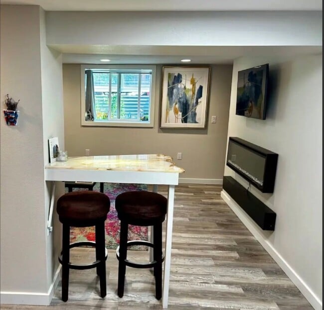 Building Photo - Rich Mediterranean Style Home - Separate Living Quarters 3 Bedrooms + office, 2 Kitchens - Walkth...