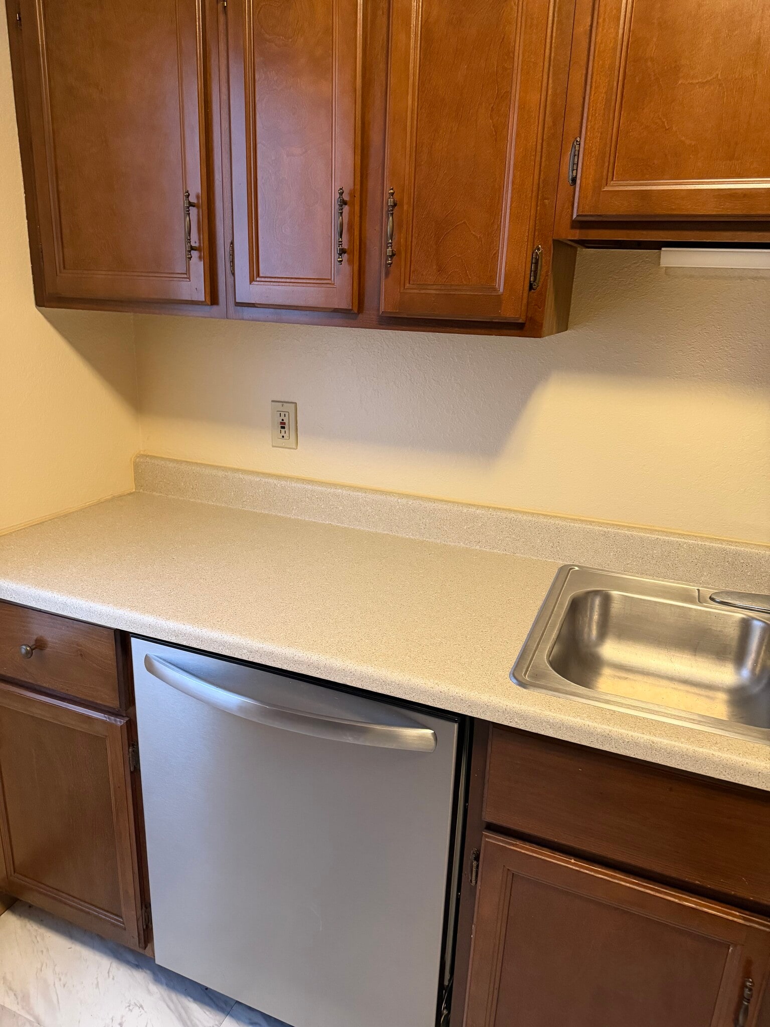 Building Photo - 452 Sunset Dr