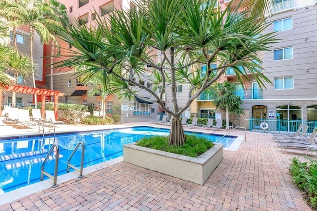 Building Photo - 6001 SW 70th St