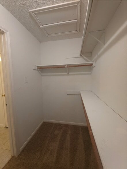 Building Photo - 7126 Deer Creek Ct