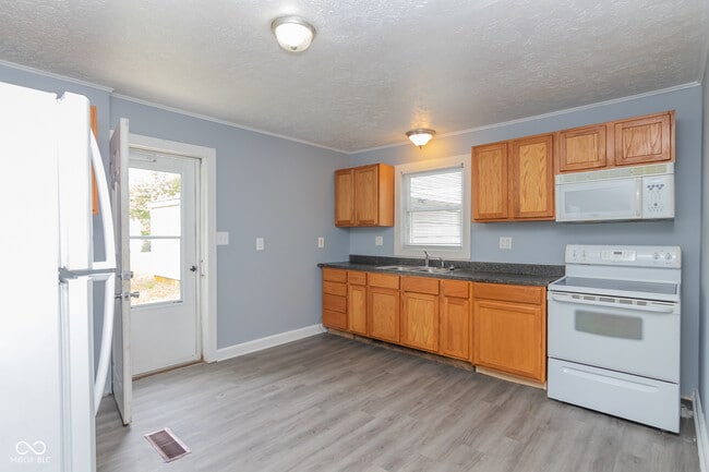 Building Photo - 290 Ardmoor Dr