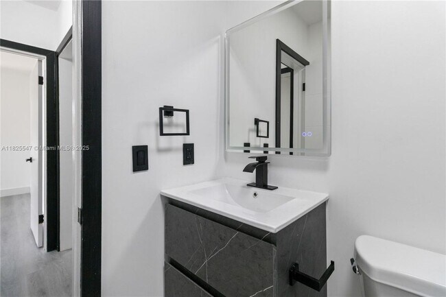 Building Photo - 1325 NW 51st St