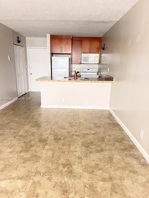 Building Photo - 2501 Riverside Dr