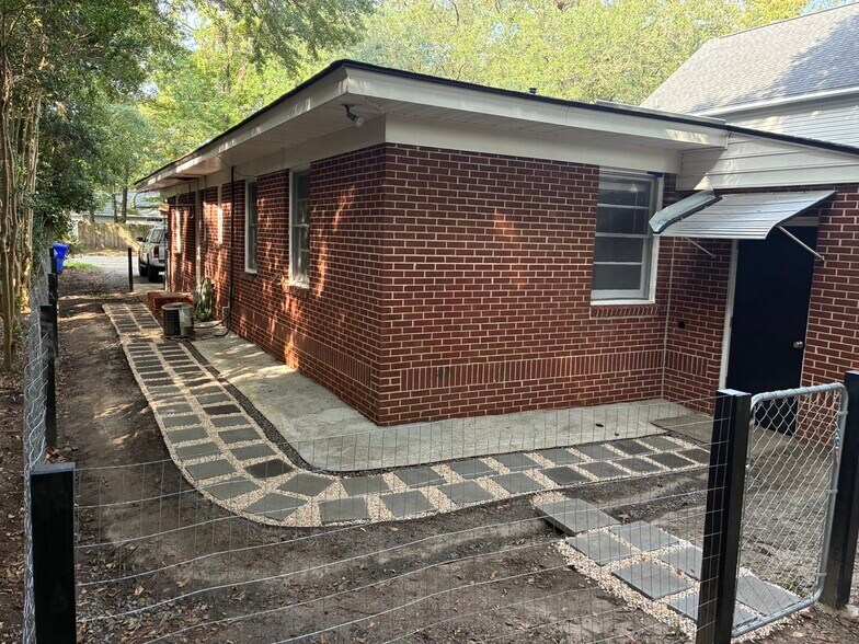 Building Photo - 1728 E Avalon Cir