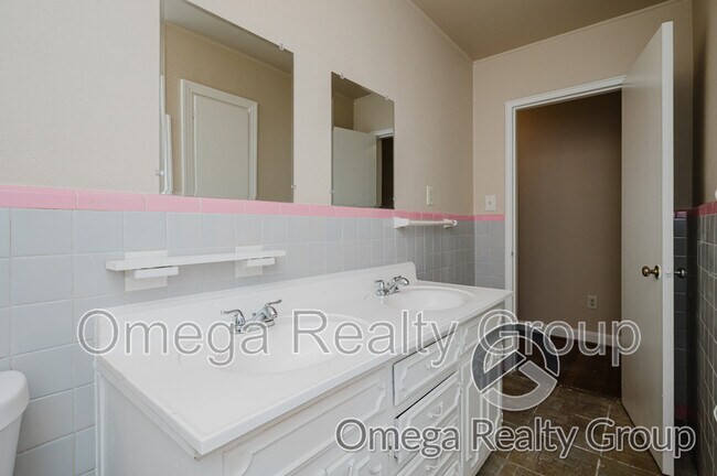 Building Photo - 2941 Ashley Ave