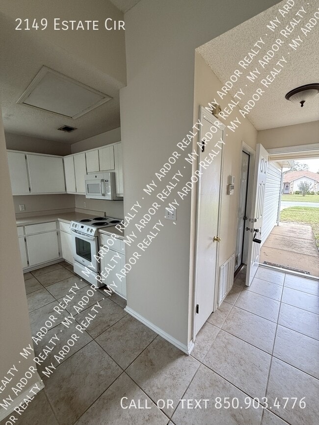 Building Photo - 2149 Estate Cir