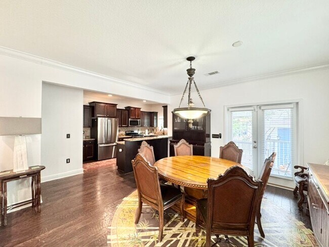 Building Photo - 104 Golf Villa Dr