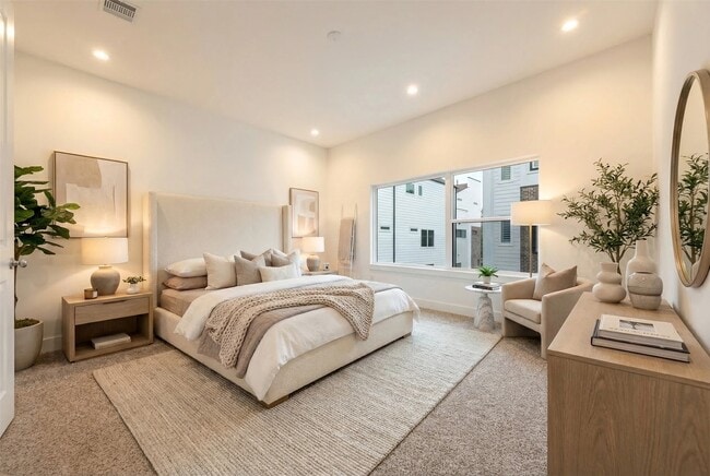 Building Photo - 5841 Dolores St