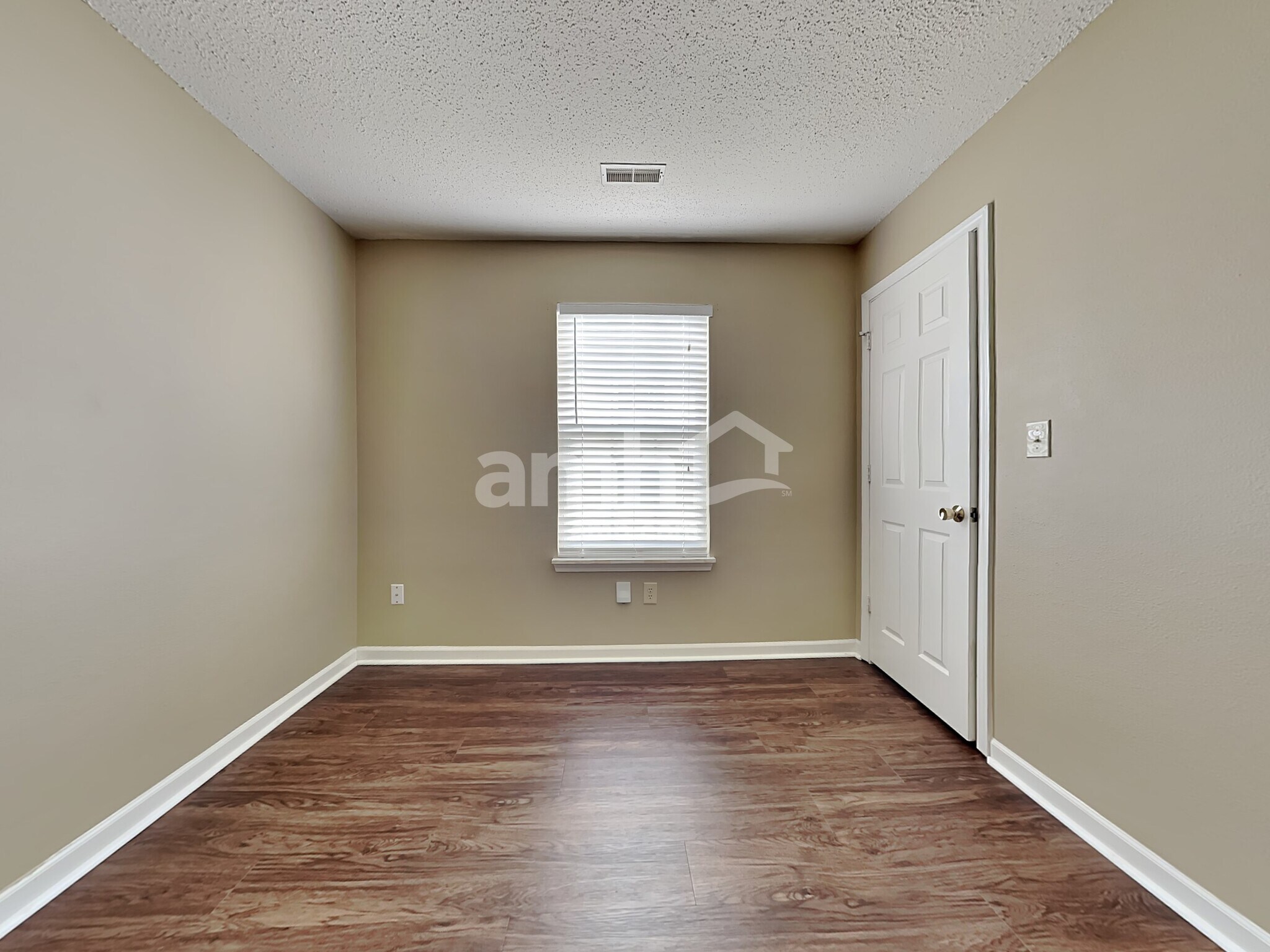 Building Photo - 15260 Fawn Meadow Dr
