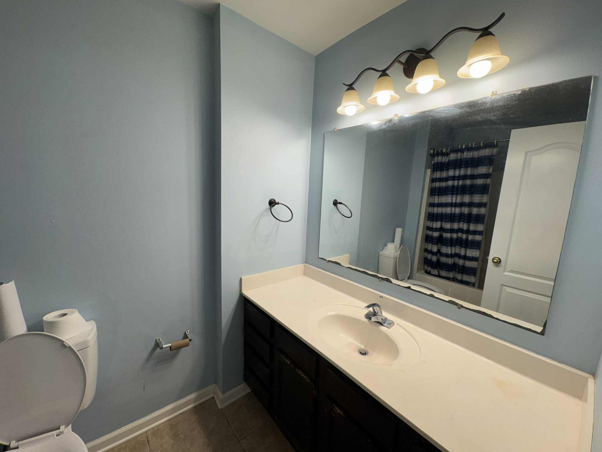 Building Photo - 6206 W Desoto St