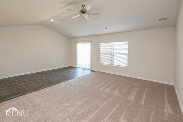 Building Photo - 243 Sundew Rd